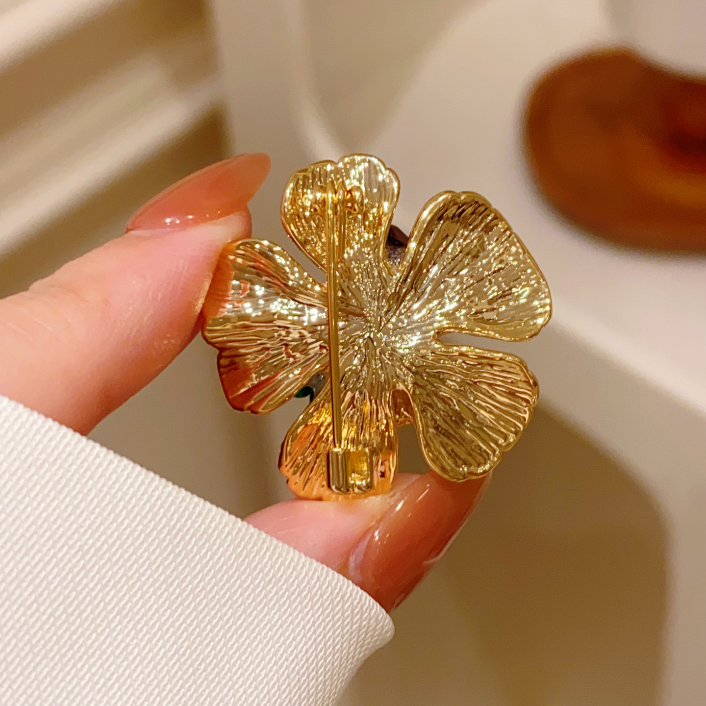 Retro New Chinoiserie Fairy-Like Pink Enamel Flower Brooch Corsage Elegant Elegant Natural Pearl Pin Buckle