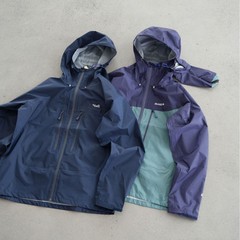 户外运动徒步登山必备连帽外套男女同款简约时尚登山必备情侣夹克