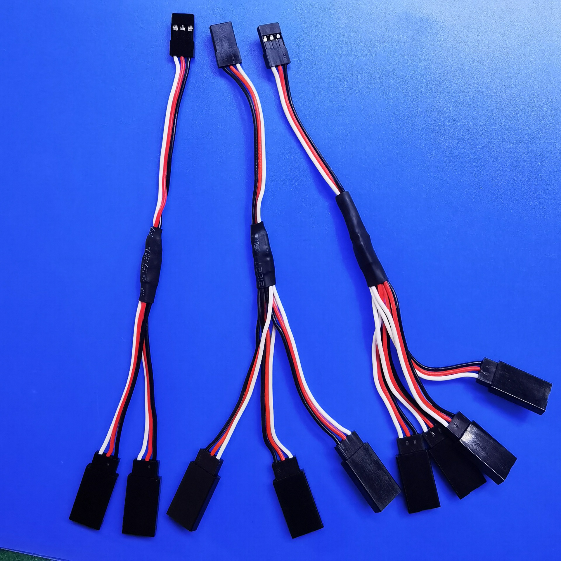 供应舵机延长线一分三/一分四./一分二分流线 Y线 航模线JR公母线