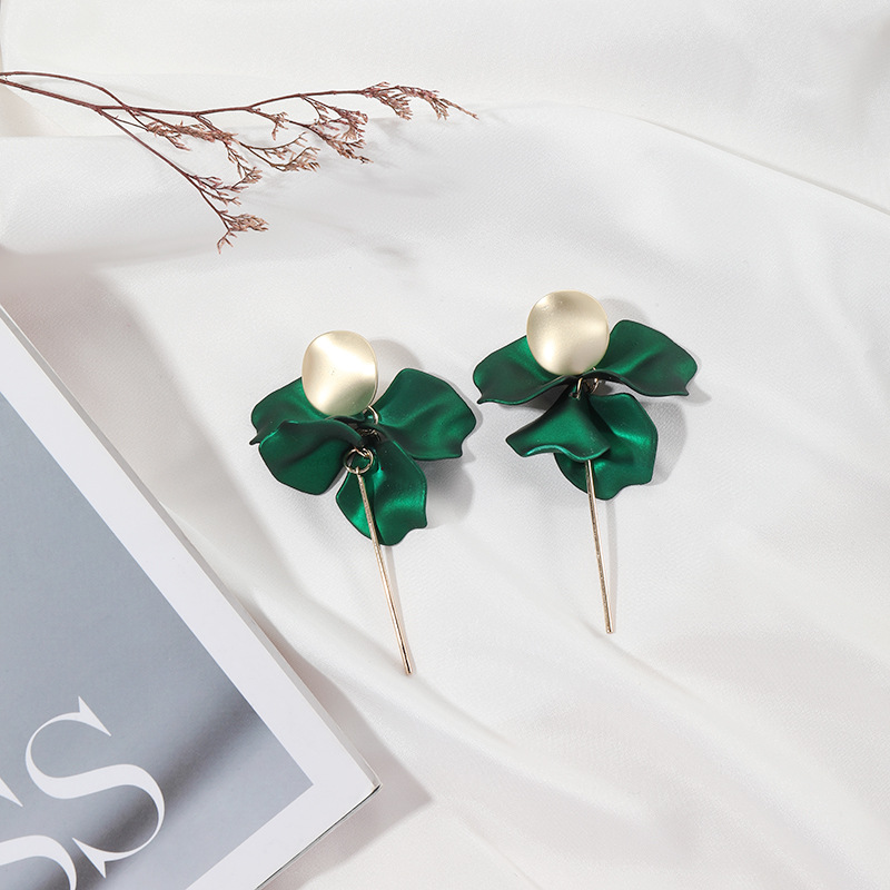 20g Weight Copper Ear Needle Material Drop Earrings Classification 1 Pair Quantity Street Occasion Acrylic Material Flower Pattern All Seasons Season Women'S Gender Stoving Varnish Design Fashion Style 1 Pair Fashion Flower Stoving Varnish Arylic Drop Earrings 2