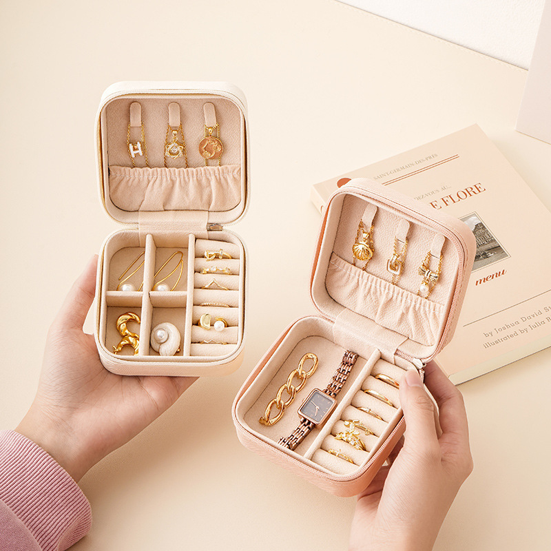 Transfronteriza mini caja de joyas portátiles pequeñas en la caja de joyas pu simple viaje collar pernos caja de joyas caja de almacenamiento