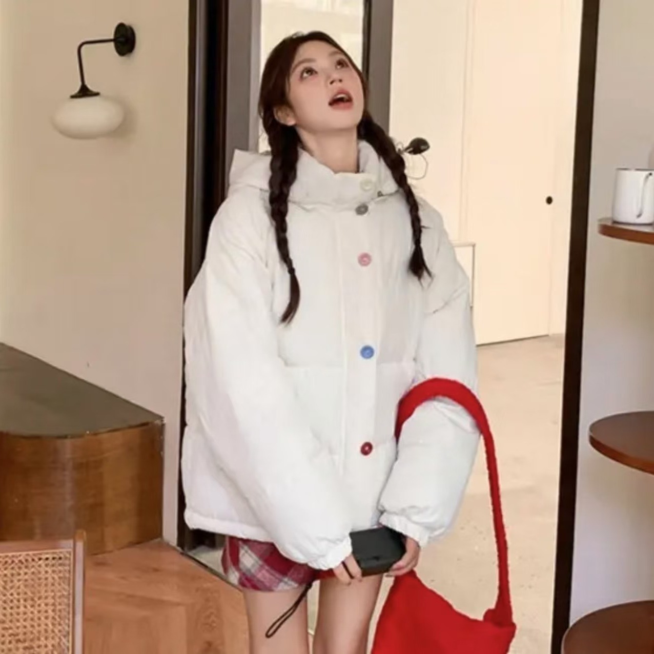 하얀색