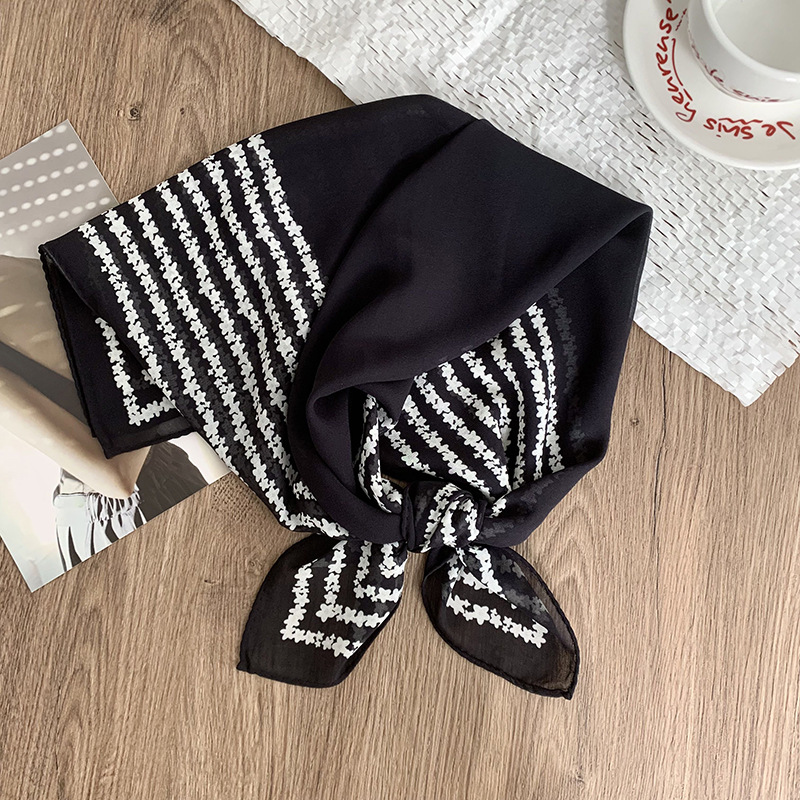 Bufanda de seda Georgette Bufanda cuadrada pequeña con cuello Nueva bufanda pequeña con estampado de anacardo de moda Bufanda de sentido avanzado Bufanda de chal