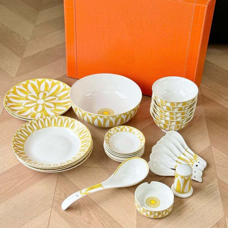 Cross-Border H Brand Exquisite High-End High-Temperature Bone China Bowls, Plates, Dishes, Spoons, Ashtrays, Toothpick Holders, 28-Piece Tableware Set Gift Box