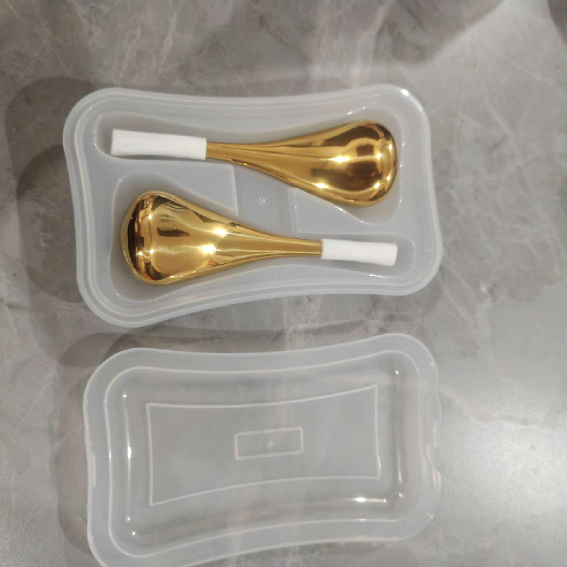 손잡이가 흰색인 얼음숟가락(금파이프 2개 + 상자형)