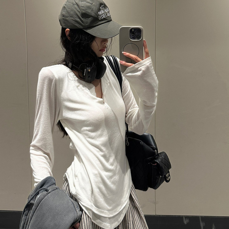 Mid-Length White V-Neck Slim Long-Sleeved T-Shirt Blouse for Women in Summer, Light and Loose Sun Protection Air-Conditioned Shirt Top