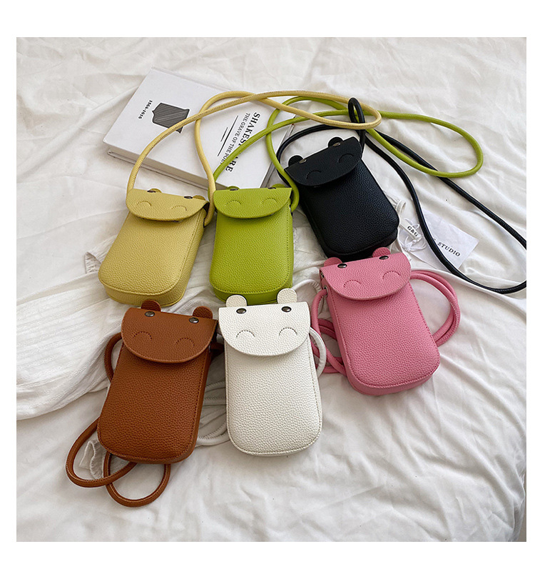 Women's Pu Leather Solid Color Cute Fashion Soft Surface Square Magnetic Buckle Shoulder Bag Phone Wallet Crossbody Bag display picture 1