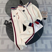 ߶Ʒe\bŮ2025¿r֚W؛BñlֱͲѝɼ