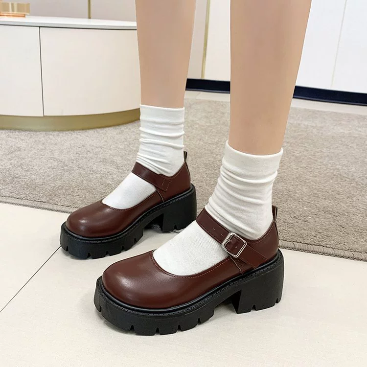 Повседневная модная универсальная Однослойная обувь в британском стиле в стиле ретро на толстой подошве, женские весенние новые повышенные лоферы, нишевая женская обувь 2023 года