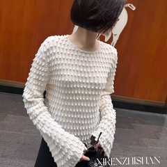 25秋季 温柔气质亲肤羊毛立体花瓣设计显瘦百搭圆领上衣女
