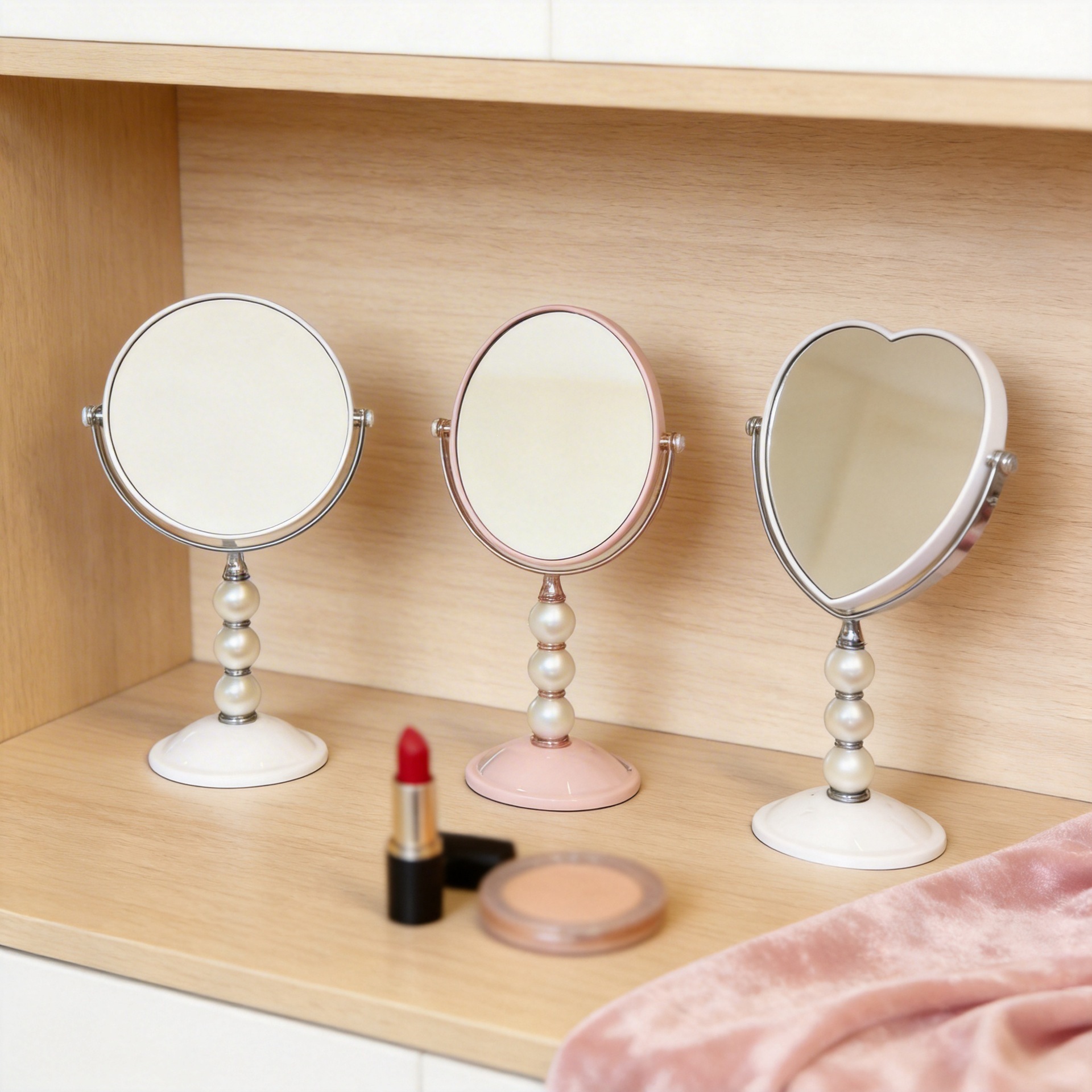 Espejo de maquillaje de lujo ligero de alto nivel de doble cara perla columna de escritorio espejo de mujer de estilo europeo ampliado espejo de princesa HD