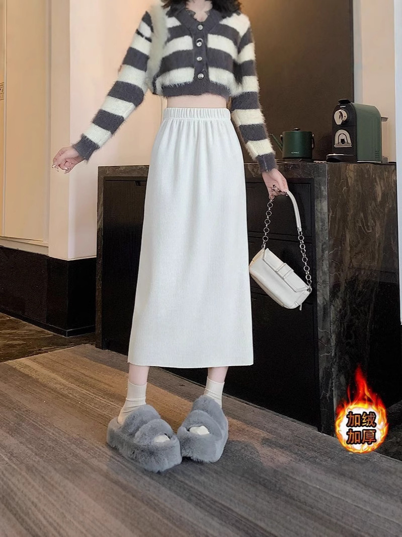 コーデュロイ大きいサイズレディースベルベット厚手スカート2024秋冬Aライン痩身韓国風ミドル丈レディーススカートハイウエスト