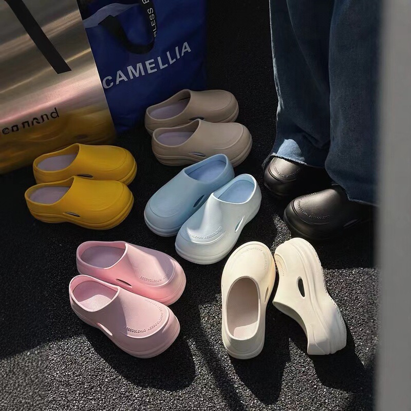 Spring and summer hot ~ EVA shit feeling waterproof heightening a pedal thick bottom hole shoes female chef shoes baotou half slippers