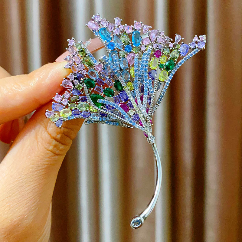 Hong Kong Jewelry Style Bright Super Flash Micro-Paved Zircon Ginkgo Leaf Brooch Accessible Luxury Style Versatile Banquet Suit High-End