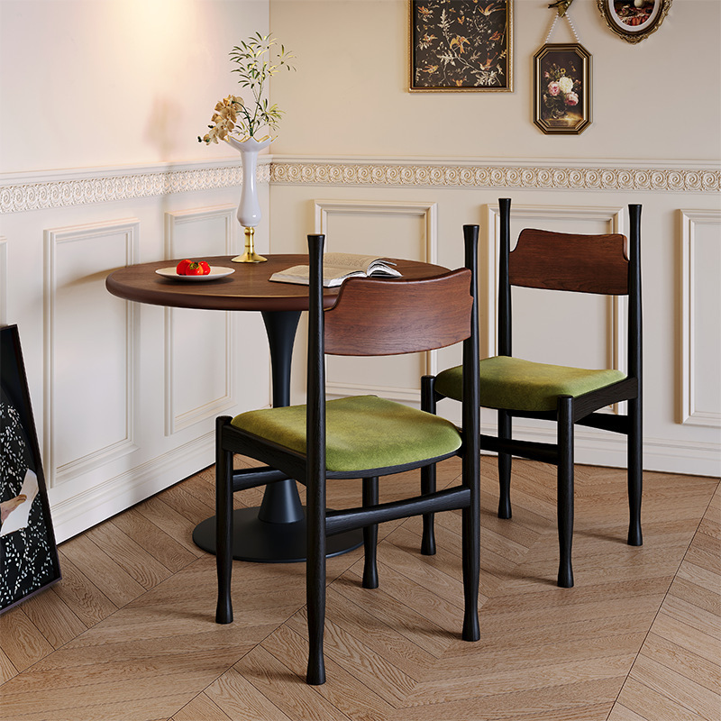 Silla de comedor de madera maciza medieval, silla de respaldo de restaurante francés para el hogar, silla de tocador retro, lujo ligero, sensación de alta gama, ocio simple