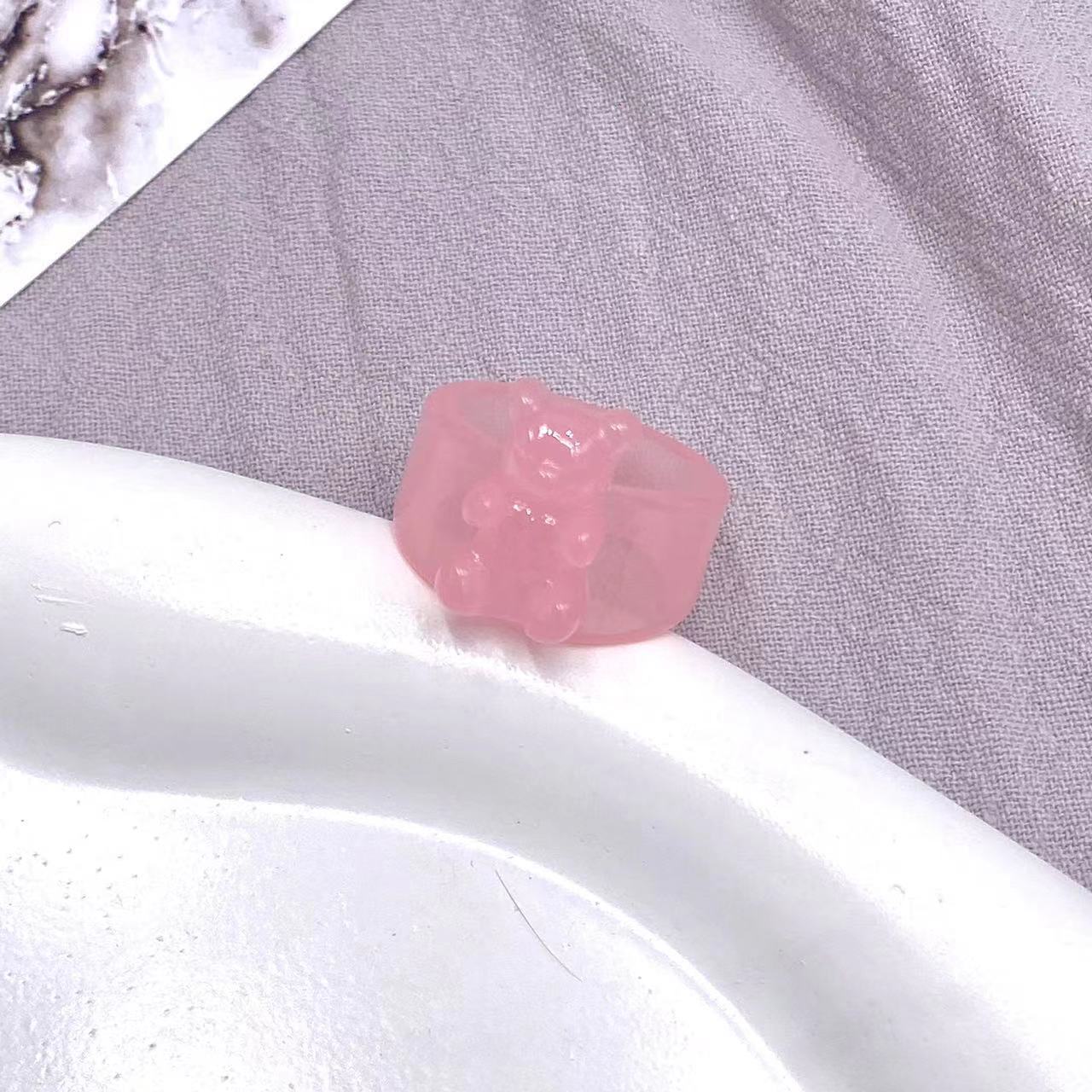 INS estilo europeo y americano Venta caliente colorido dibujos animados tridimensional resina personalidad oso anillo transparente creativo diversión conjunta anillo