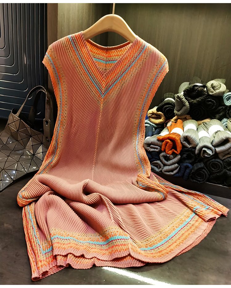 Váy maxi xếp ly rồng phong cách dân tộc cổ chữ V co giãn cao — Màu đen, Màu xanh lam, Màu hồng, Màu kaki chi tiết 14