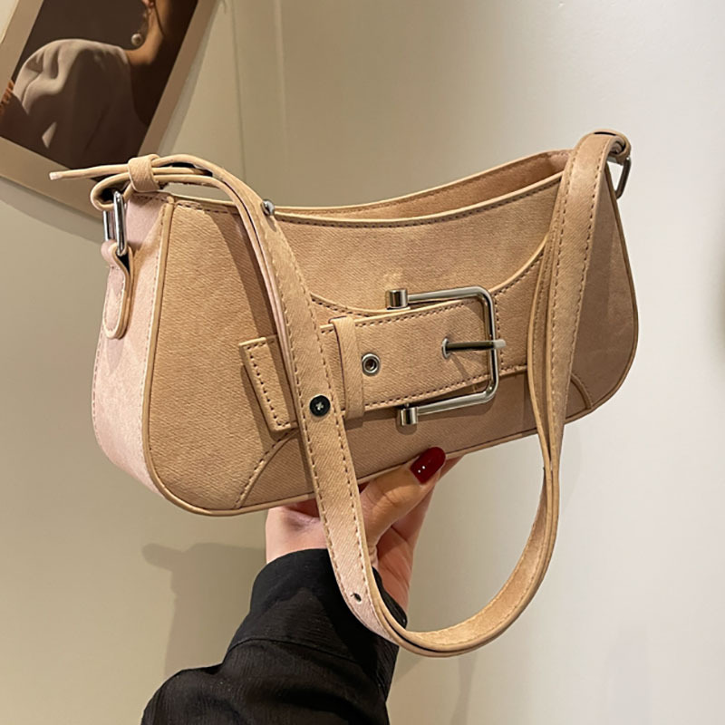 Korean version casual versatile underarm for women 2024 new solid color fashionable small square bag, high-end single_voghion.com