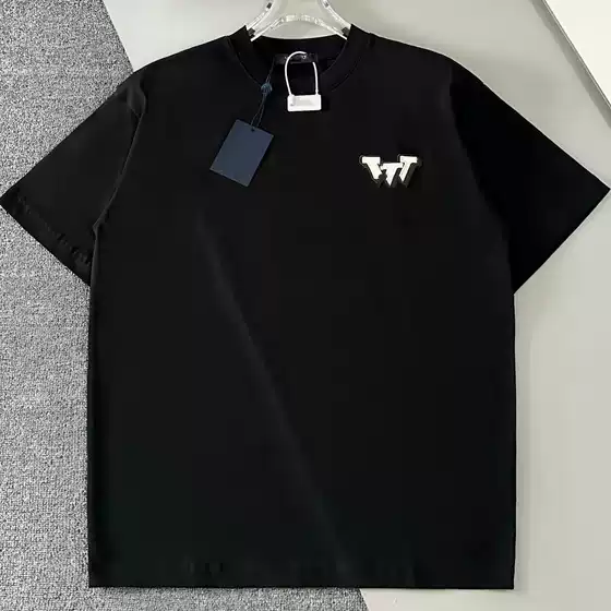 【 Poison Home 】 High version Donkey Home autumn new item with leather letters on the chest, round neck short sleeved, unisex