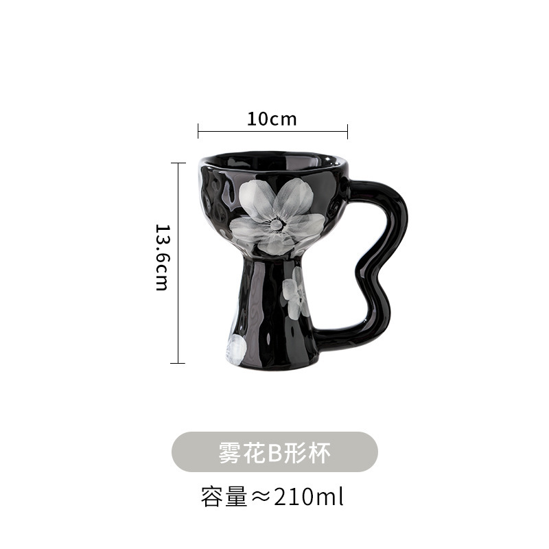 創意的なコーヒーカップの皿の陶磁器の高い足のお菓子の皿の手描きの日本式のレストランの午後のお茶のカップルの家庭用のコップの食器|undefined