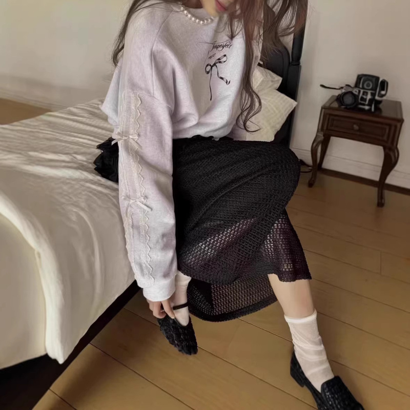 Now Available: Korean Designer Mo*M*S Bow Lace Trim Sweatshirt, Korean Style Women's Fashion, Simple and Youthful Top for Girls