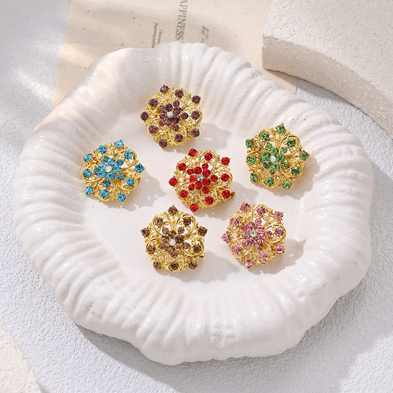 European and American Fashion Alloy Rhinestone Round Flower Brooch Versatile High-End Women's Suit Dress Accessory Pin
