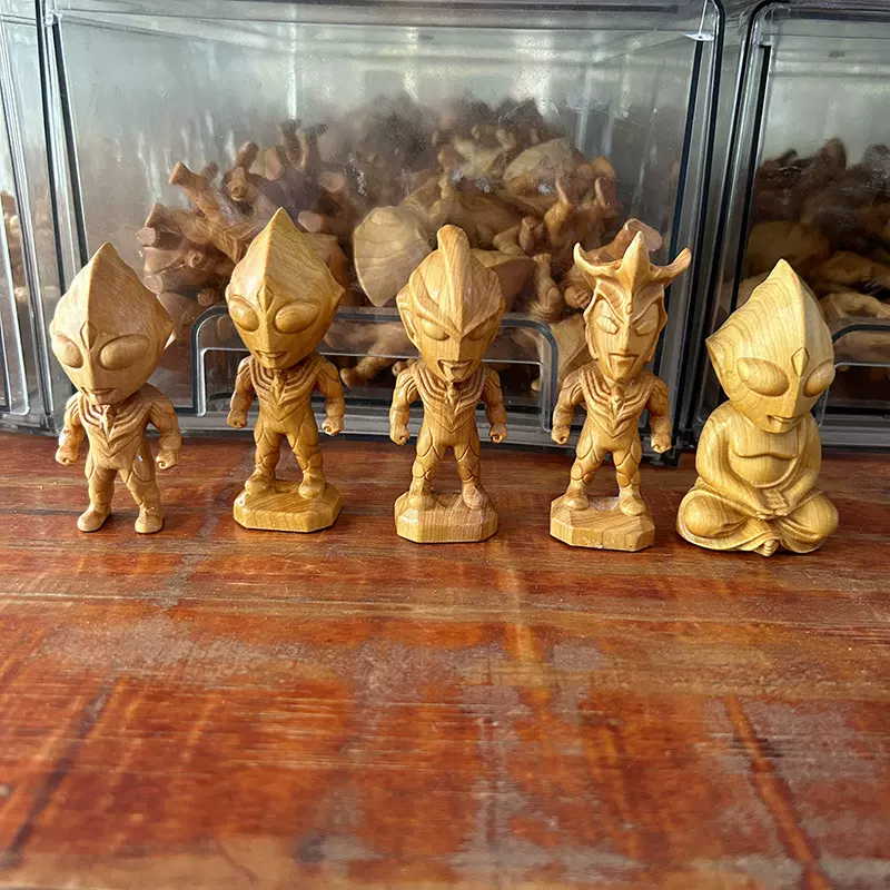 太行崖柏奥特曼木雕摆件木质文玩工艺品卡通雷欧手把件茶宠批发
