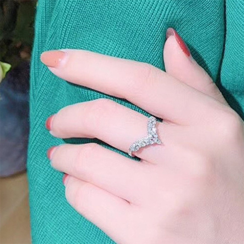 Zircon Princess Ring For Engagement Elegant V-shaped Silver Band_voghion.com