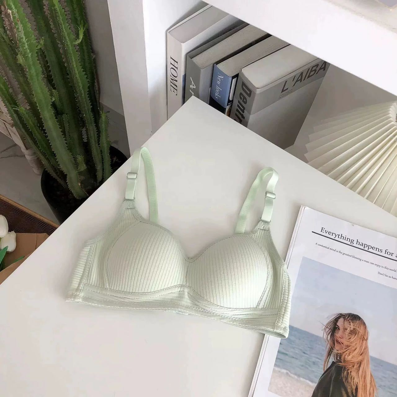 Ventas directas de fábrica comercio electrónico transfronterizo Sudeste de Asia Vietnam Tailandia damas burbujas encaje pecho pequeño recogido sujetador Tovin