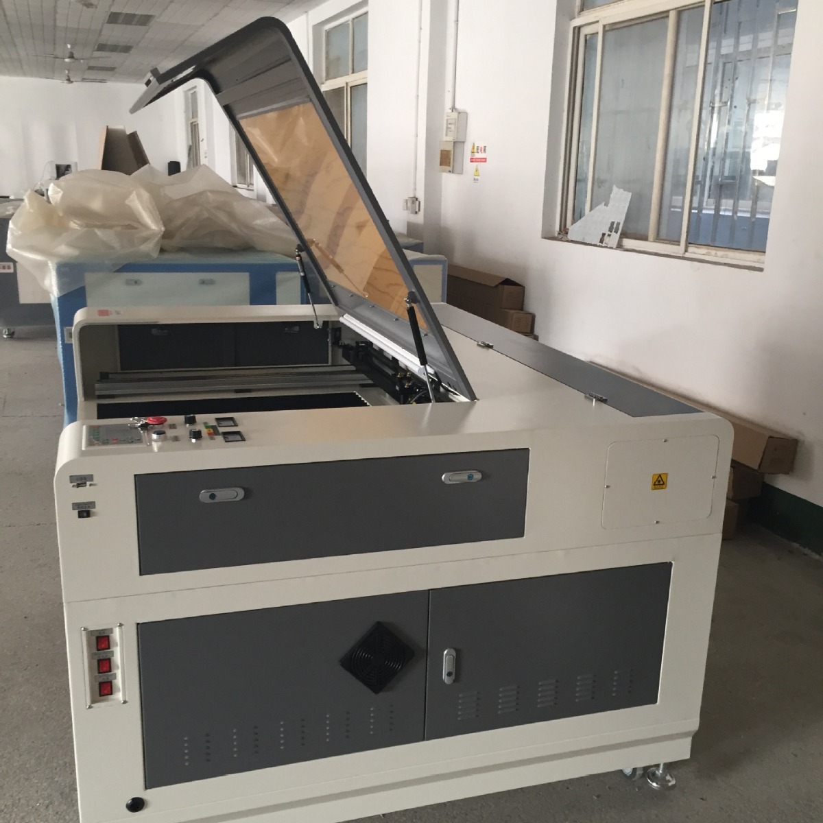 100-150W头1390激光切割机皮革布料毛毡玩具激光切割机设备厂家