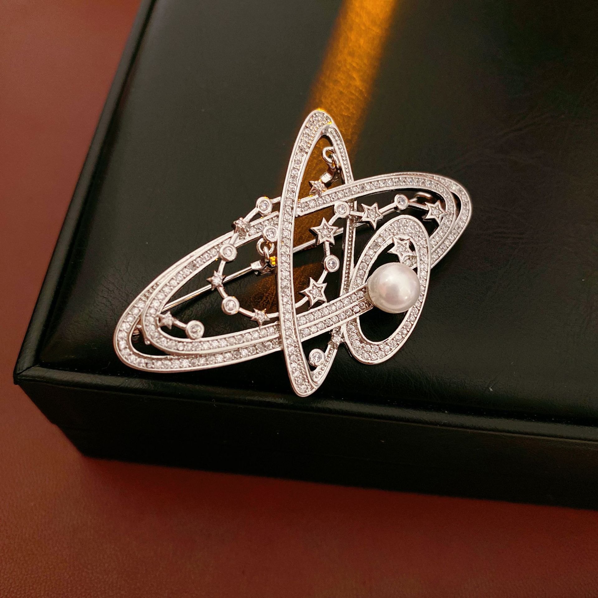 Vintage Enamel Horse Brooch for the Zodiac Year, Retro High-End Suit Pin, Fashionable Versatile Accessory for Women