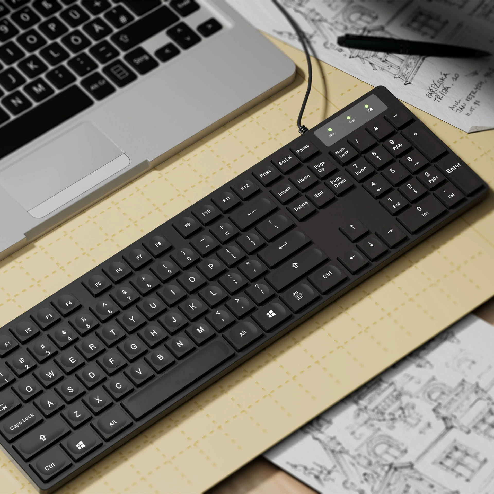 Комплект трансграничной клавиатуры и мыши. Проводная USB-клавиатура и мышь, подходящие для экспорта полноразмерной клавиатуры в офисе.