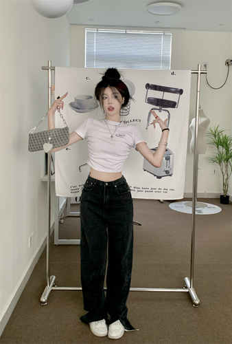 8275# 2025 Summer Pure Cotton Short-Sleeve T-Shirt for Women with Bold Design, Pleated, Crop-Top Blouse