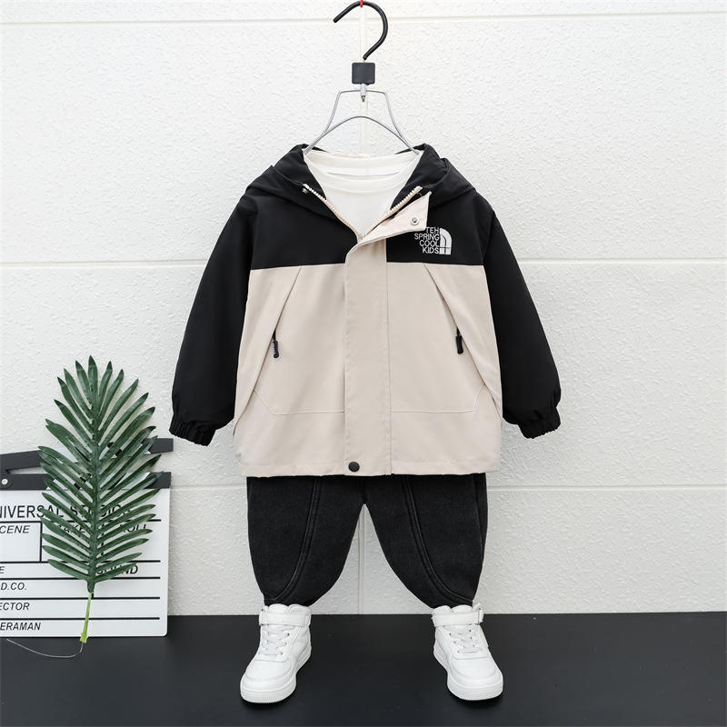5880 Chaqueta de otoño para niños 2024 nuevo estilo rompevientos con capucha a juego de colores para niños, tops de primavera y otoño para niños guapos