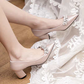 粗跟婚鞋女2023年新款5cm中跟大码43孕妇新娘鞋香槟金礼服婚纱鞋