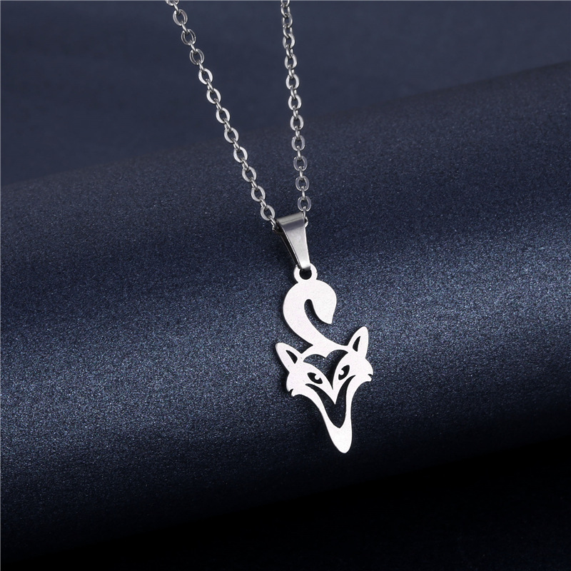 Cross-border Sold Jewelry Supply Personality Stainless Steel Flower Heart Clavicle Chain Necklace Female Geometric Accessories Pendant Wholesale display picture 30