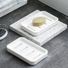 日本式の二重の水切り石鹸の箱は簡単なストライプのトイレのプラスチックの石鹸の棚の防水の石鹸の棚の置物の棚です。