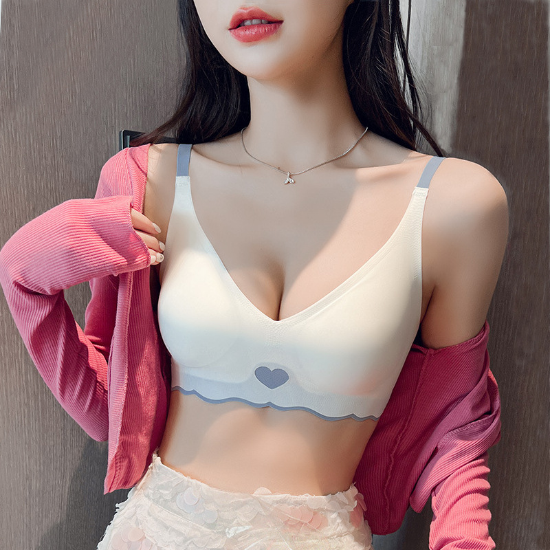 Girl's pure lust style love bra small breasts push up thin section without steel ring to close the side breasts seamless bra set bra