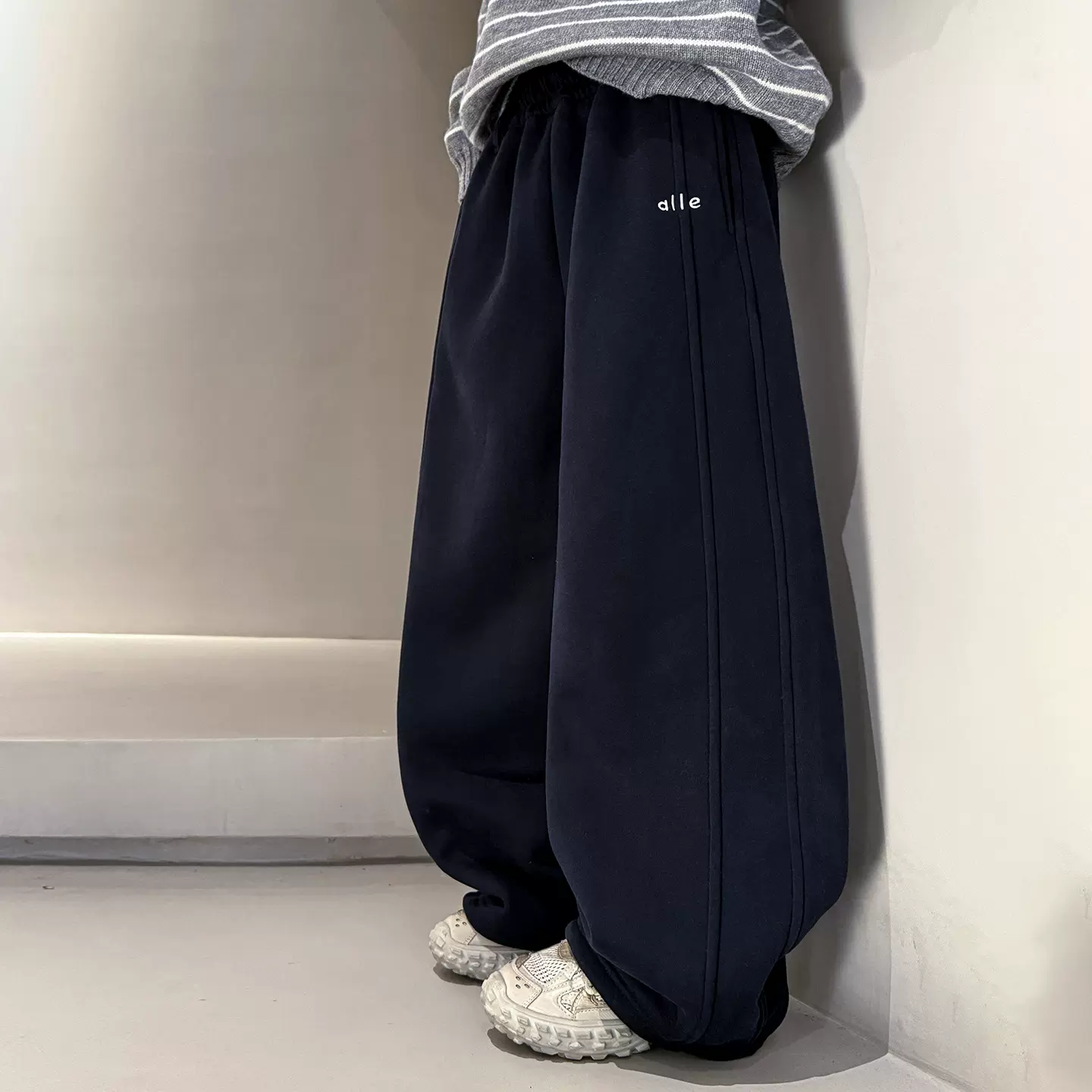 男童加绒裤子秋冬款2025新款儿童冬季一体运动直筒卫裤大男孩冬装