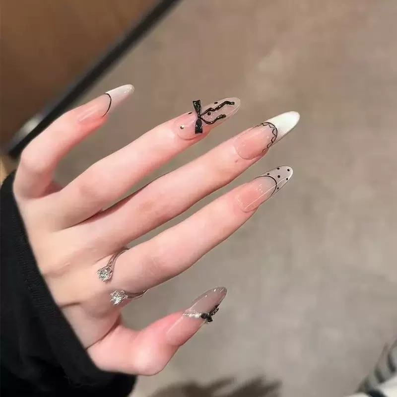 长款穿戴甲杏仁甲法式复古黑色波点蕾丝纹珍珠蝴蝶结预制指甲贴片
