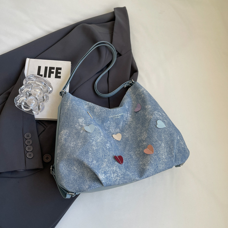 Bolso de hombro de moda suave de alto valor y estilo occidental 2024 verano nuevas señoras que viajan al extranjero i love tote bag
