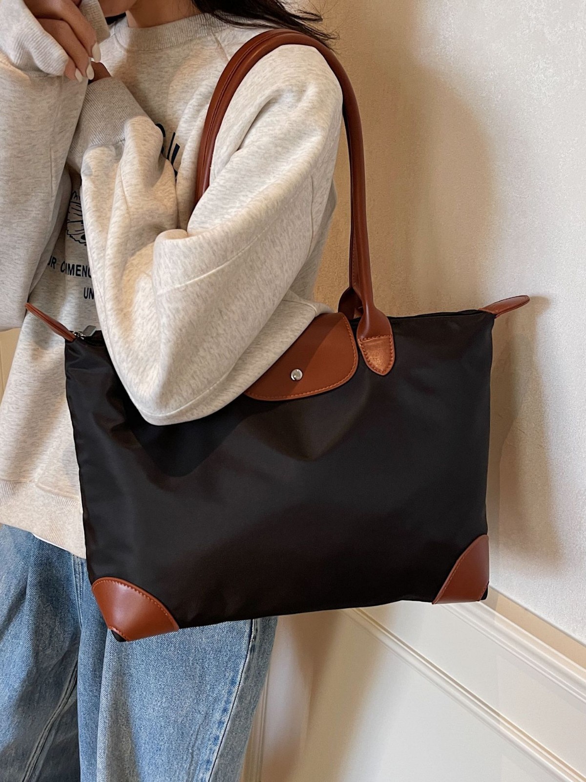 Bolsas de viaje transfronterizas de gran capacidad de sensación de alto nivel bolsas de bolsas de bolsas de alojamiento en espera de producción bolsa de almacenamiento de acondicionamiento físico bolsas portátiles al por mayor