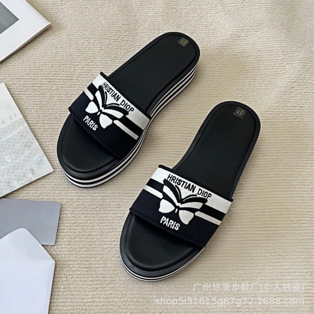 D letras zapatillas para mujeres de verano 2026 cuerdas de cáñamo casuales de fondo grueso versátil altura de playa zapatillas frías