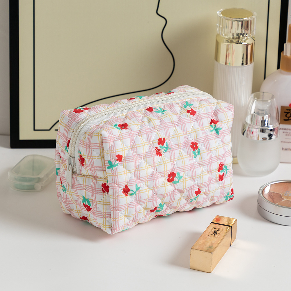 Classic Style Ditsy Floral Polyester Square Makeup Bags display picture 6