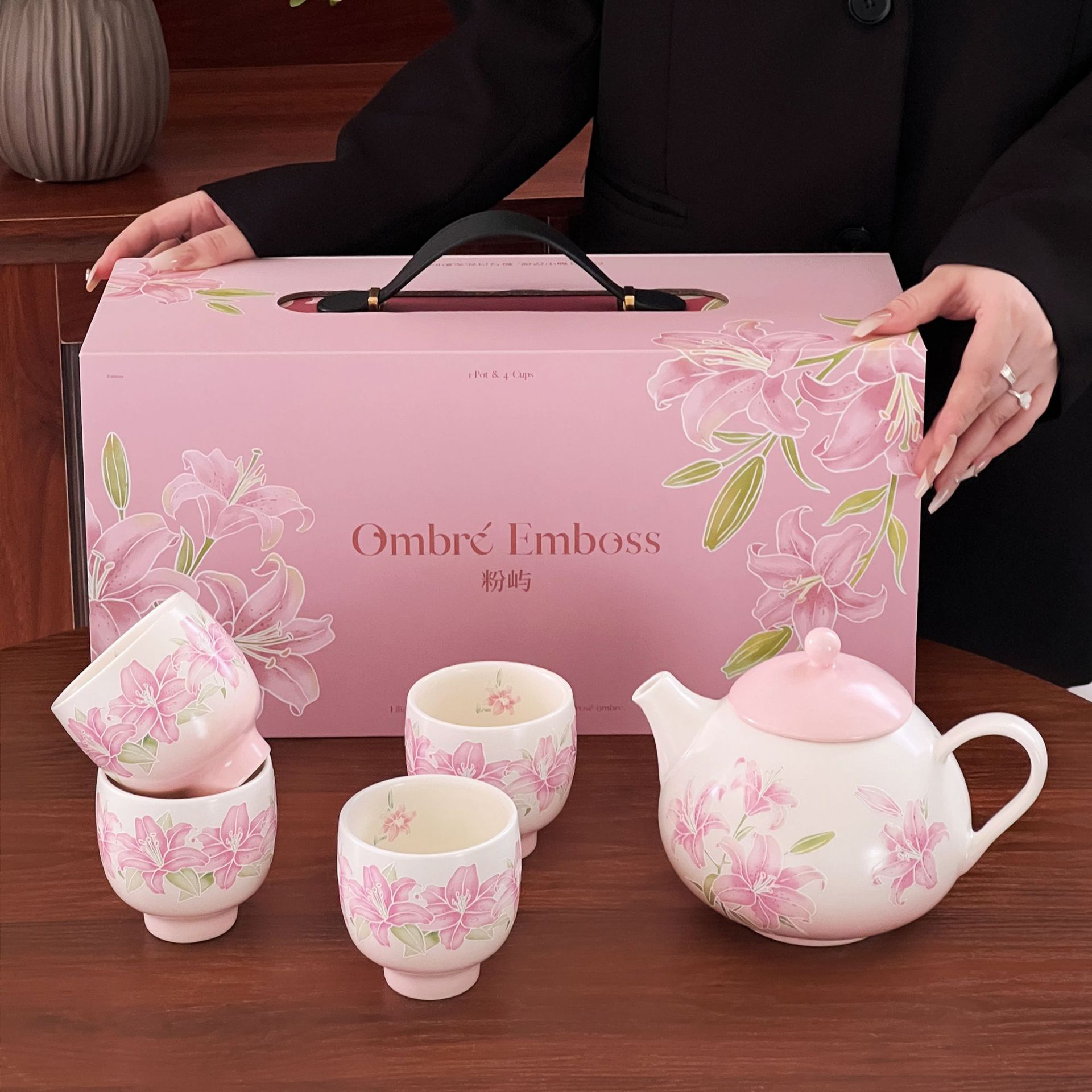 Taza de cerámica de Shangn taza de café lirio relieve damas domésticas taza de agua de gran capacidad taza de café pistil