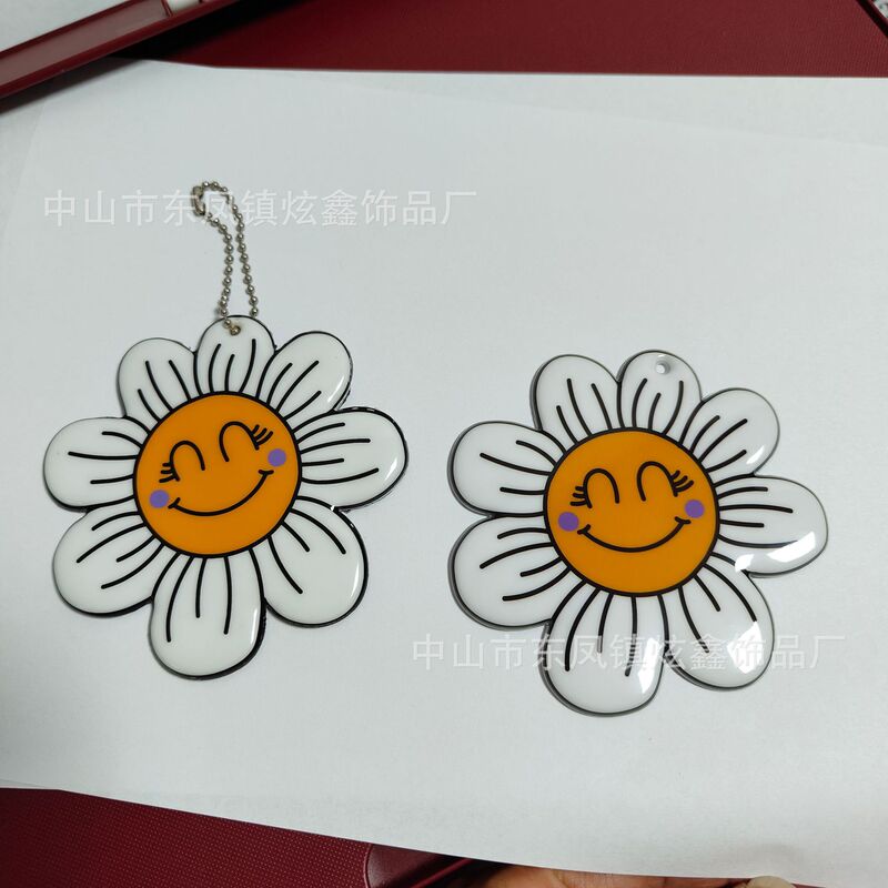 Sunflower-Shaped Foam Cotton Pendant, Small Sun Smiley Face Double-Sided Pendant, Double-Sided Emoji Pendant Customization Sunflower-Shaped Foam Cotton Pendant, Small Sun Smiley Face Double-Sided Pendant, Double-Sided Emoji Pendant Customization