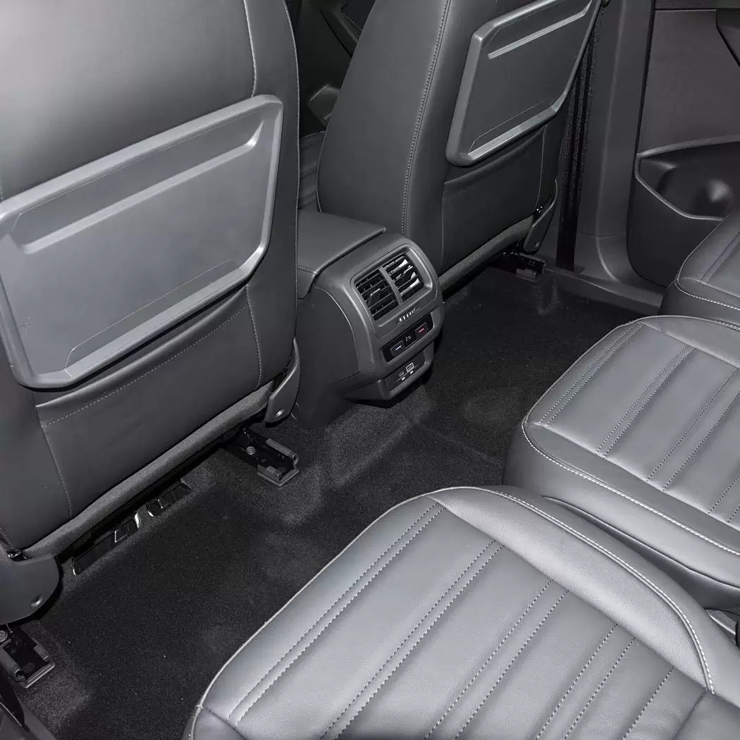 Suitable for Volkswagen Touran L and Tiguan L Rear Seat Folding Table and Cup Holder 5Td881861 5Td881862