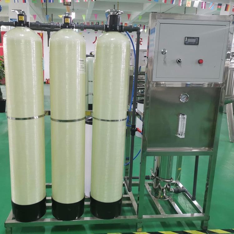 Equipo de producción de detergente de lavandería Máquina de llenado de detergente de lavandería Equipo de producción de urea para vehículos Tecnología de entrega