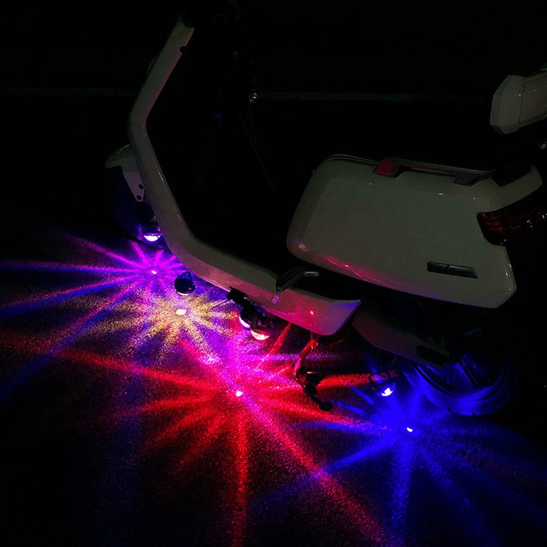 Coche eléctrico motocicleta colorido placa inferior luz láser antivaho anti-colisión trasera coche led luz de freno luz de advertencia image 1