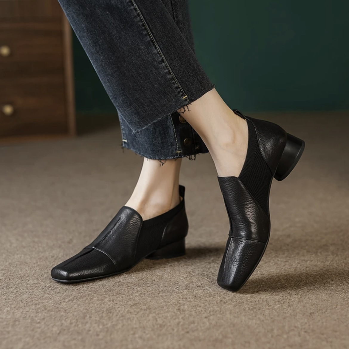 Scarpe da donna in pelle versatili con tacco medio e punta quadrata, tacco grosso e scollatura profonda, dallo stile vintage di alta gamma, scarpe con tacco alto._voghion.com